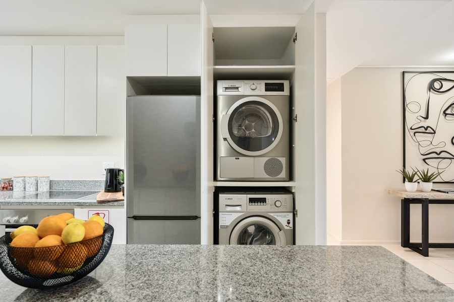 2 Bedroom Property for Sale in Green Point Western Cape
